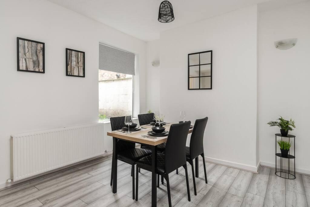 Liverpool 3 Bed House Extérieur photo